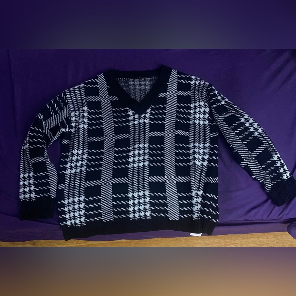 Oversized v-neck sweater